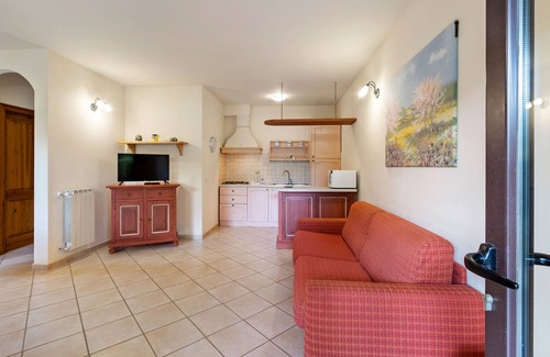 Sorano Apartment | Belvilla by OYO Trilocale Giglio - Family-Friendly Retreat