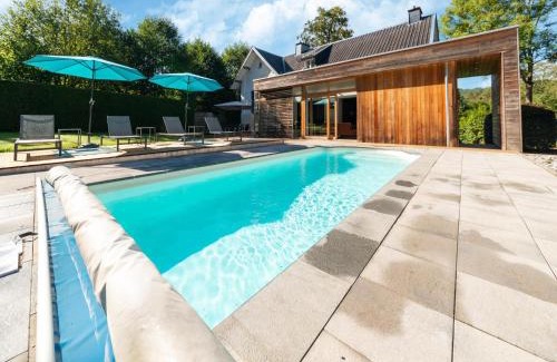 Spa House | Pet-Friendly Holiday Home with Pool & Bubble Bath Oasis