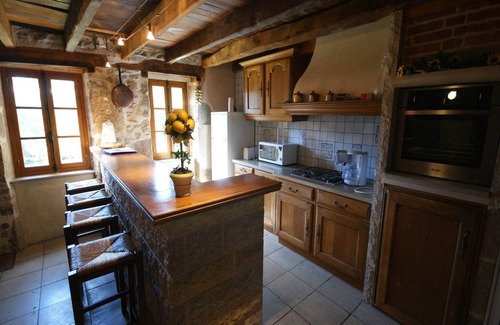 Rueyres House | Beautiful Holiday Home with Pool in Prime Location