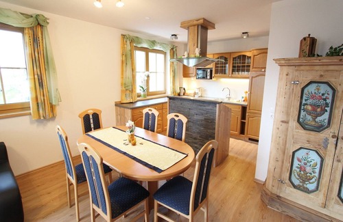 Taxenbach Apartment | Inviting Holiday Flat in a Farmhouse with Breakfast Included