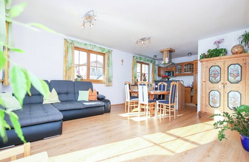 Taxenbach Apartment | Inviting Holiday Flat in a Farmhouse with Breakfast Included