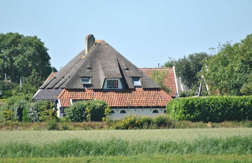 Oosterend House | Cozy Holiday Home in Texel, Steps from the Sea
