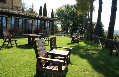 Montelparo House | Scenic Countryside Retreat with Pool and Tennis Court