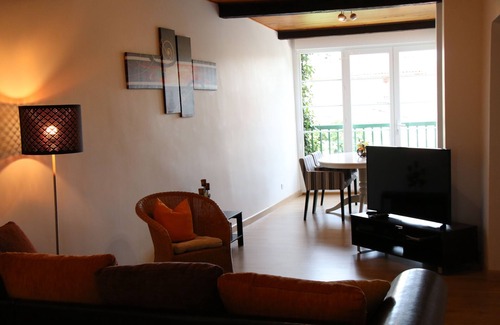 Verniolle House | Cozy Holiday Home in the Village for Families of All Sizes