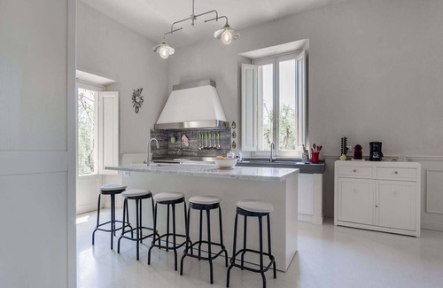 Cecina House | Relaxing Getaway at Belvilla by OYO Villa Rose