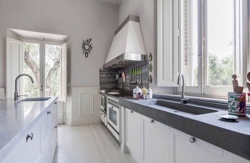 Cecina House | Relaxing Getaway at Belvilla by OYO Villa Rose