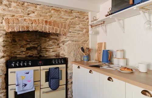 Tywardreath Cottage | Holiday Home in Tywardreath near Par Beach