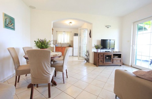 Veli Rat House | Seaview Holiday Home in Veli Rat with Pool and Terrace