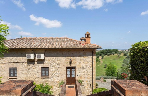 Volterra House | Relax at Belvilla by OYO Ulivo: Pool & Breakfast Included