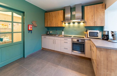Walk House | Idyllic Holiday Home in Waimes by Lake Roberville - 9.8/10