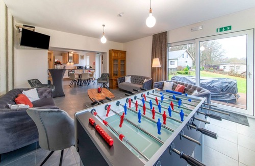 Walk House | Idyllic Holiday Home in Waimes by Lake Roberville - 9.8/10