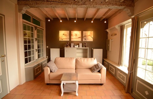 Zele House | Exceptional Holiday Home in Zele with Breakfast & Kitchen