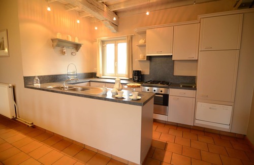 Zele House | Exceptional Holiday Home in Zele with Breakfast & Kitchen