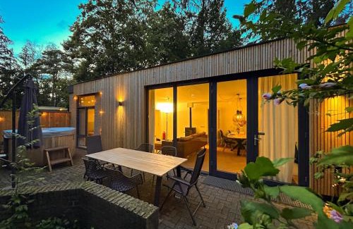 Zelhem House | Holiday Home in Zelhem with Hot Tub & Forest, cleaning included