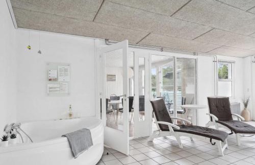 Grønhøj House | Cozy Holiday Home Ingebore - Steps from NW Jutland Beach