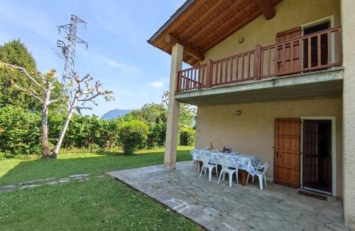 Corrido House | Inviting Holiday Home Irma: Pet & Child Friendly Retreat