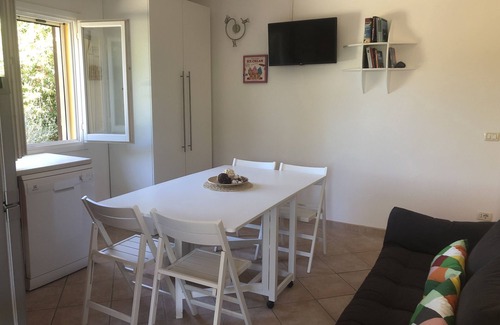 Lacona House | Villa Lampone: Pet-Friendly Retreat with Ocean View & Garden