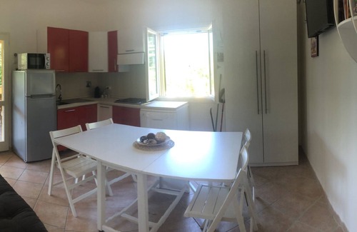 Lacona House | Villa Lampone: Pet-Friendly Retreat with Ocean View & Garden