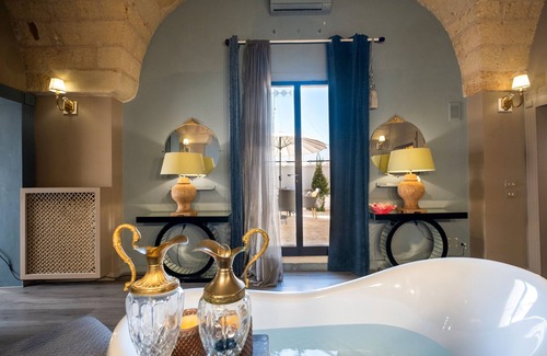 San Pietro in Lama House | Pet-Friendly Getaway 'Maison Boutique AT' with Pool & Wi-Fi