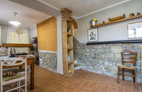 Pistoia House | Cozy Holiday Home Casa della Fontana for Families & Pets