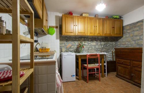 Pistoia House | Cozy Holiday Home Casa della Fontana for Families & Pets