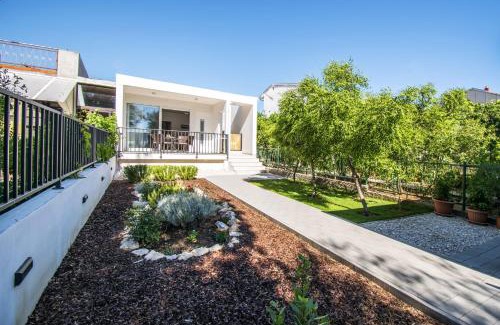 Brodarica Apartment | Child-Friendly Holiday Home Ivana - Guest Rated 9.8/10