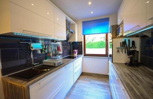Sveti Martin House | Pet-Friendly Holiday Home "JADRANKA" with Ocean Views