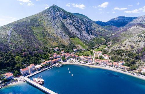 Trstenik House | Inviting Holiday Home Jasenka in Trstenik – Rated 9.6