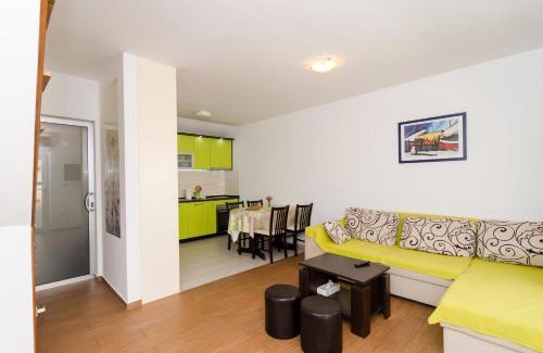 Trstenik House | Inviting Holiday Home Jasenka in Trstenik – Rated 9.6