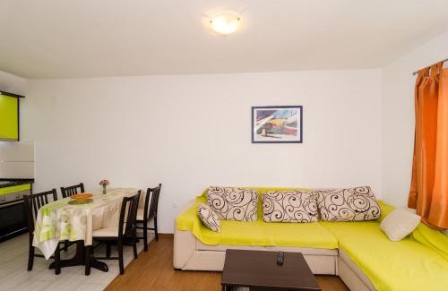 Trstenik House | Inviting Holiday Home Jasenka in Trstenik – Rated 9.6