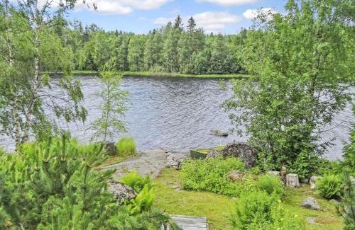 Nurmes House | Top Rated Käpälysmökki: Family & Pet Friendly Getaway