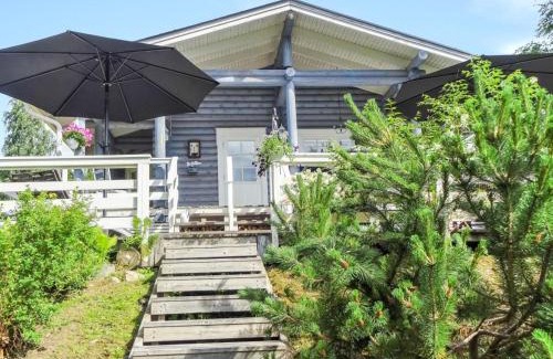 Nurmes House | Top Rated Käpälysmökki: Family & Pet Friendly Getaway