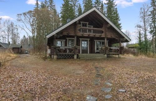 Hameenlinna House | Relaxing Holiday Home Kärkimökki with Hot Tub & Kitchen