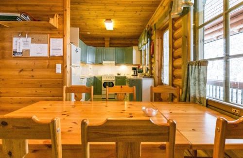 Keuruu House | Charming Holiday Home Kallionnenä with Hot Tub & 10/10 Rating
