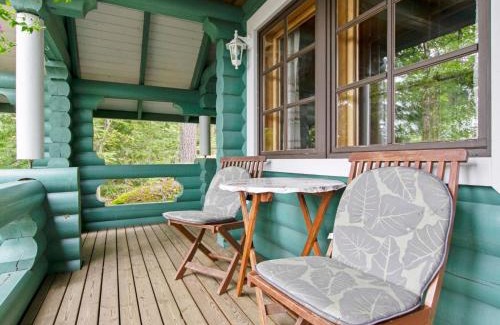 Saarijarvi House | Cozy Holiday Home Kalliorinne with Hot Tub & Pet-Friendly