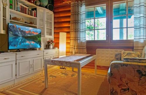 Saarijarvi House | Cozy Holiday Home Kalliorinne with Hot Tub & Pet-Friendly
