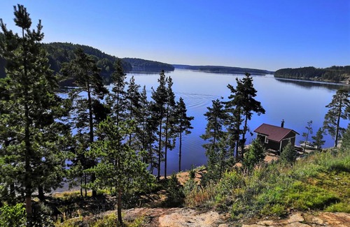 Lakhdenpohya House | Coastal Retreat at Holiday Home Kareliya - Rated 9/10