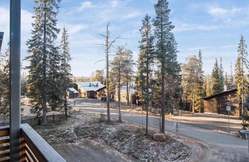 Rukatunturi House | Family-Friendly Getaway at Karhunvartijan linna a5