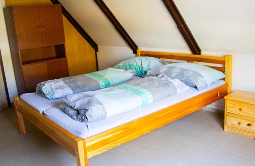 Hradec Kralove House | Family-Friendly Holiday Home Kemp Stříbrný rybník-8