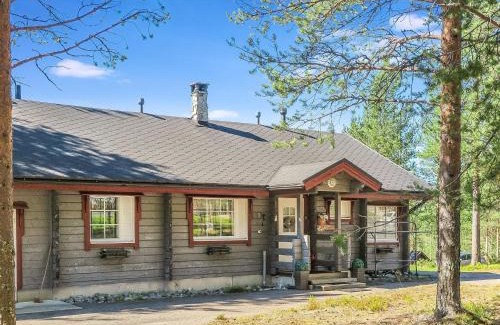 Lampivaara House | Cozy Holiday Home Kerkkälä with Hot Tub & Pet Friendly