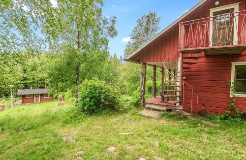 Hiukkajoki House | Pet-Friendly Holiday Home Kesämäki for Families