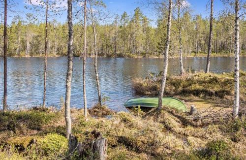 Kuusamo House | Pet-Friendly Holiday Home Kiehtäjän virta with Hot Tub