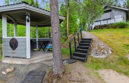 Rautalampi House | Relaxing Holiday Home Kiikkukallio with Hot Tub and Kitchen