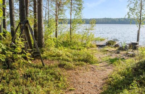 Koli National Park House | Pet-Friendly Holiday Home Kissankello with Hot Tub & Kitchen