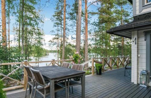 Mantyharju House | Elegant Holiday Home Kissankulma with Hot Tub & Kitchen