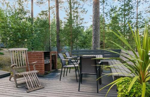 Mantyharju House | Elegant Holiday Home Kissankulma with Hot Tub & Kitchen
