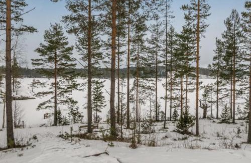 Mantyharju House | Relax at Holiday Home Koholahti with Hot Tub & Kitchen