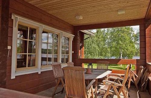 Ikaalinen House | Cozy Holiday Home Koivuranta with Fireplace for Families