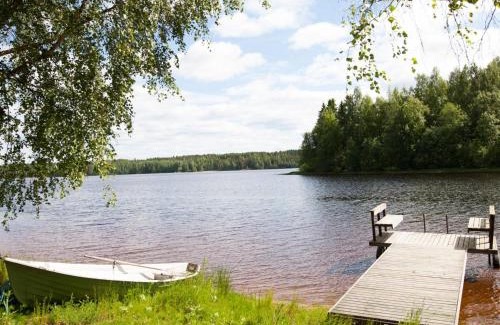 Ikaalinen House | Cozy Holiday Home Koivuranta with Fireplace for Families