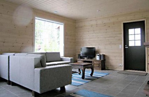 Jyvaskyla House | Relaxing Holiday Home Kotiniemi with Hot Tub & 4-Star Comfort